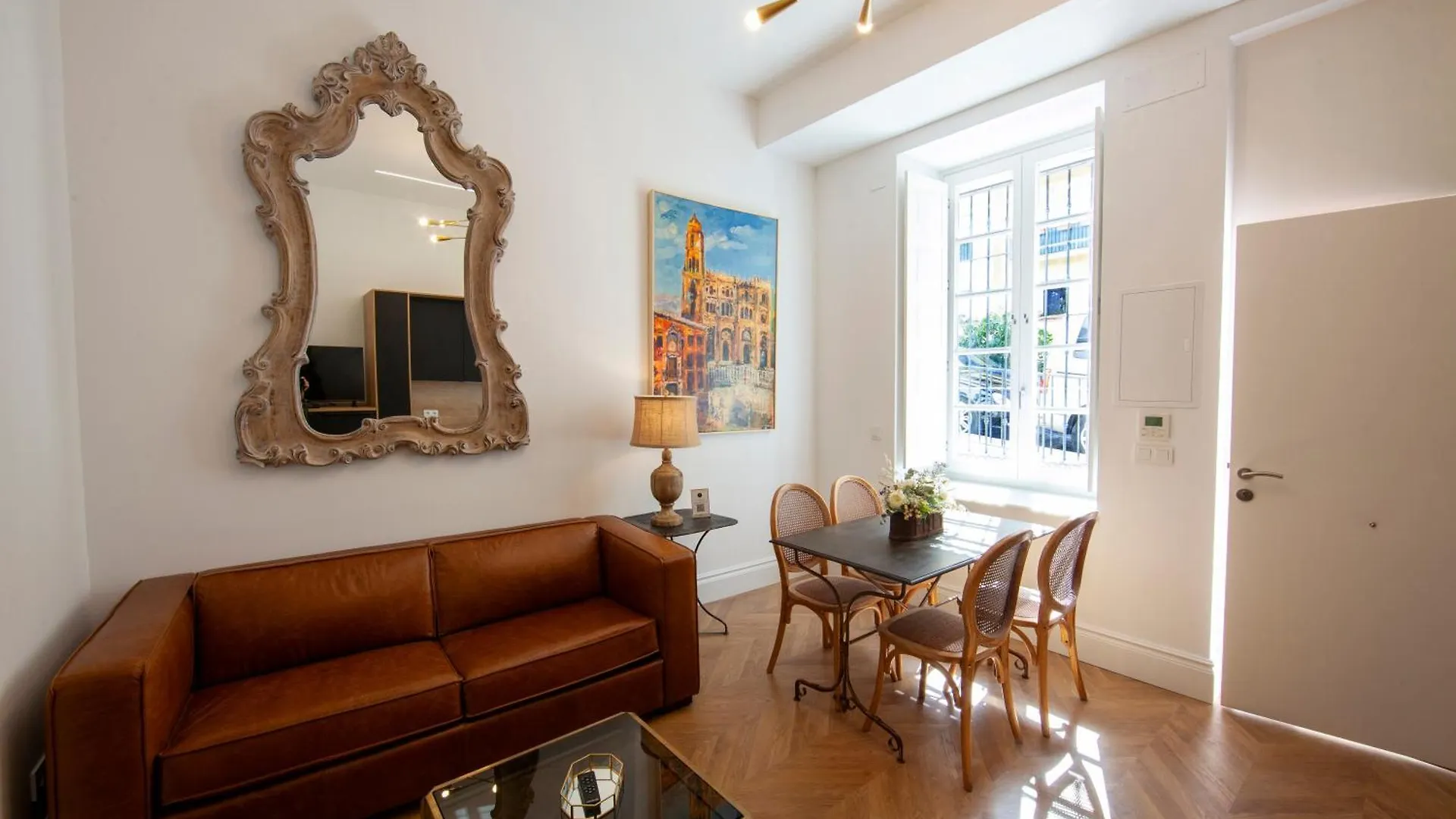 Pries Homes - Center Beach Malaga Apartment